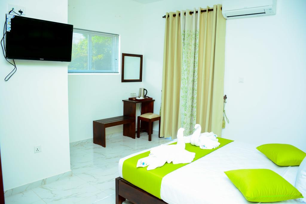 Mama Beach Villa Negombo Exterior foto